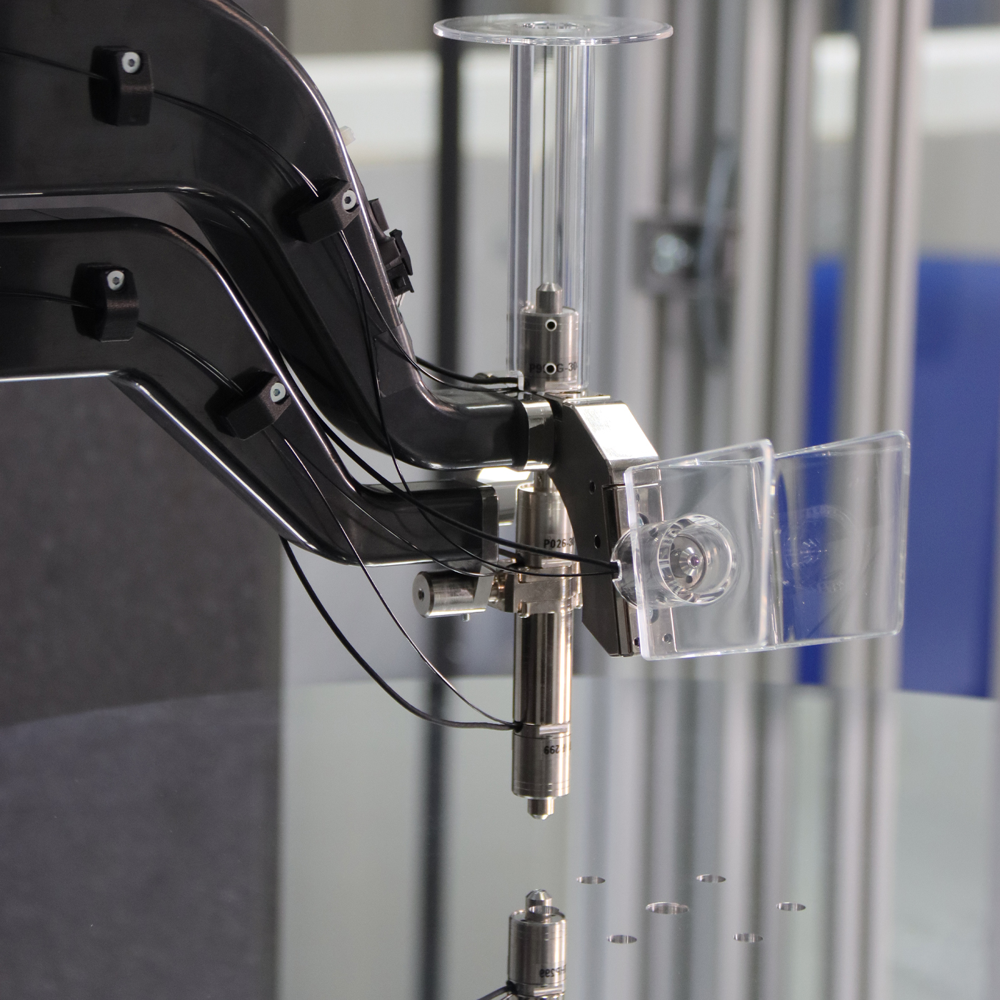 El LUPHOScan 600/850 HD redefine la metrología de grandes ópticas. Es una plataforma de medición sin contacto de ultra precisión capaz de medir piezas de hasta 850 mm de diámetro y 350 kg de peso